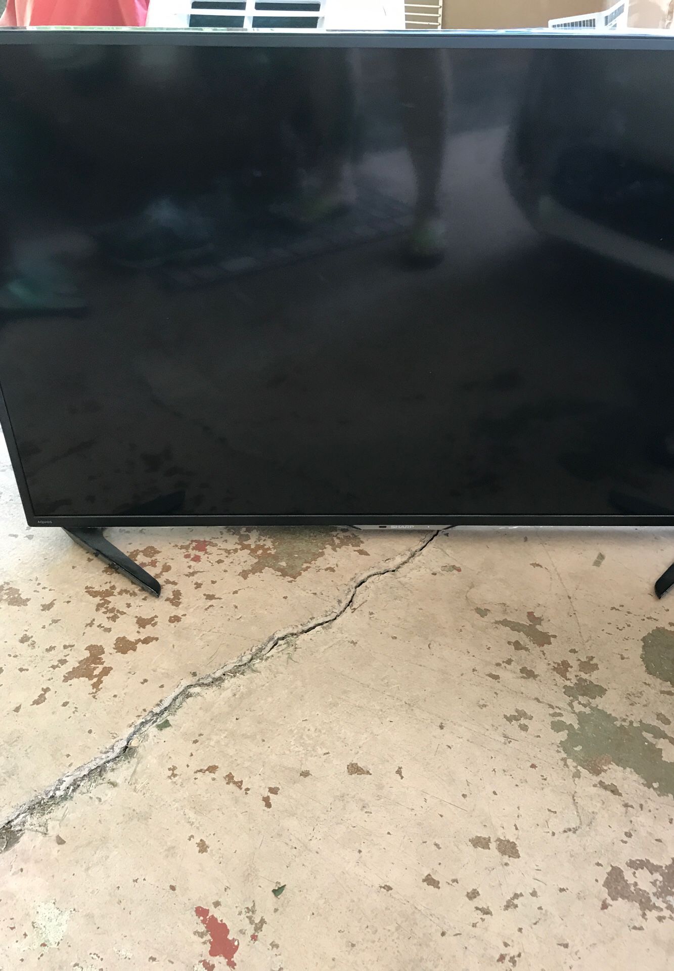 50 inch sharp tv for parts only ( screen doesn’t work)