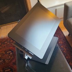 WACOM CINTIQ PRO 24 with STAND - NOT TOUCH SCREEN