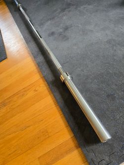 Fitness Gear 44lb 7ft Olympic Bar Barbell with Center Knurl