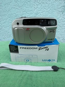 Minolta Freedom Zoom 70 AF Remote 35mm film camera in excellent condition.
