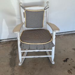 White Rocking Chair With Pad