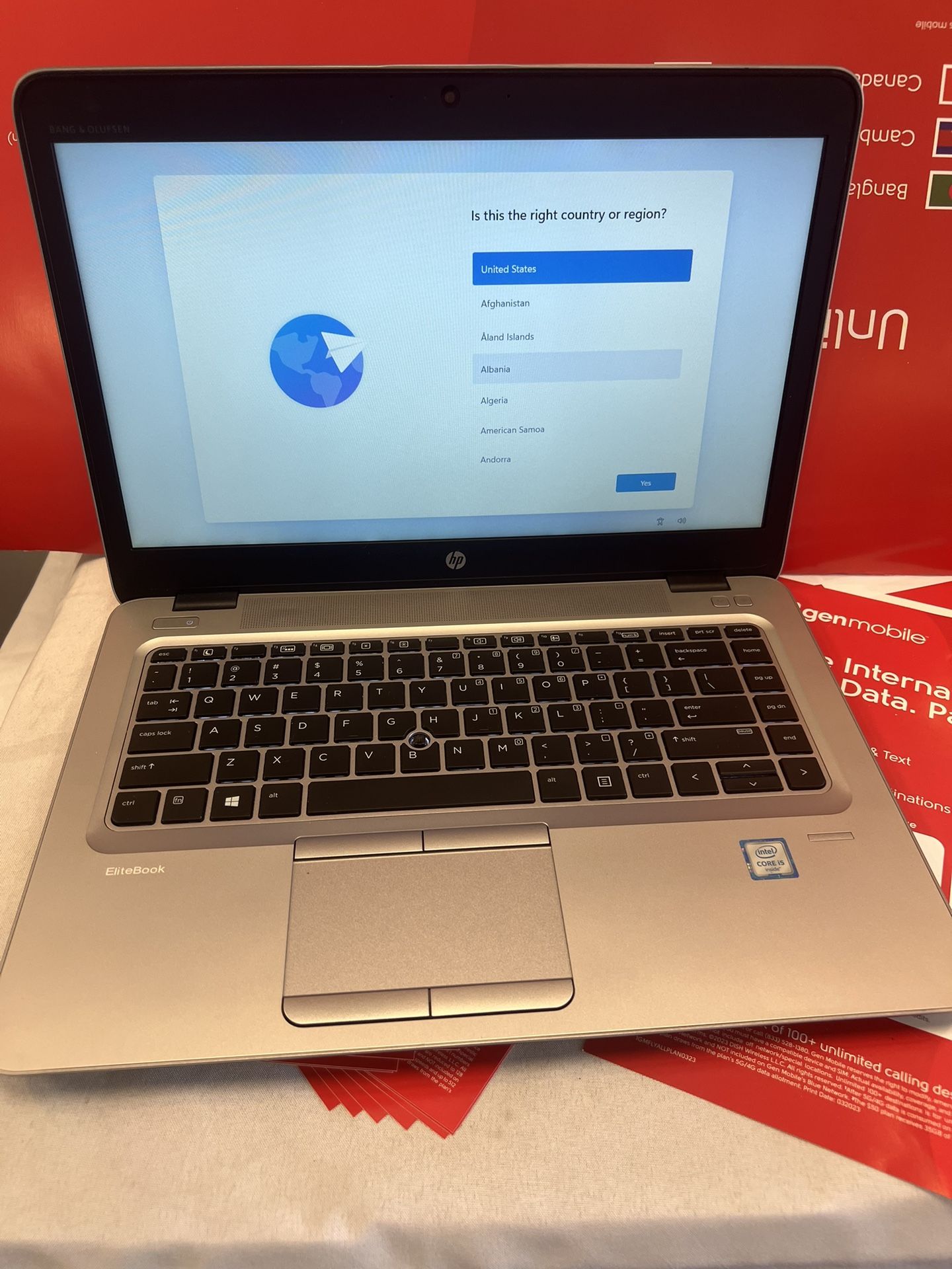 laptop hp 13 inches i5 8gb ram 256gb windows 11 with charger like new condition