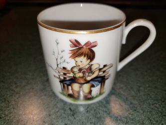 Vintage 1982 "The Floer Basket " Childs Cup Sister Berta Hummel Schmid