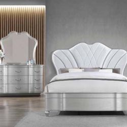 Brand New Eros Queen Size Elegant Bed Set 
