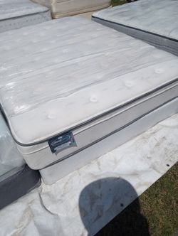 Queen Size Beautyrest Set $199.99 .. Free Delivery 