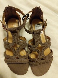 Med beige sandals