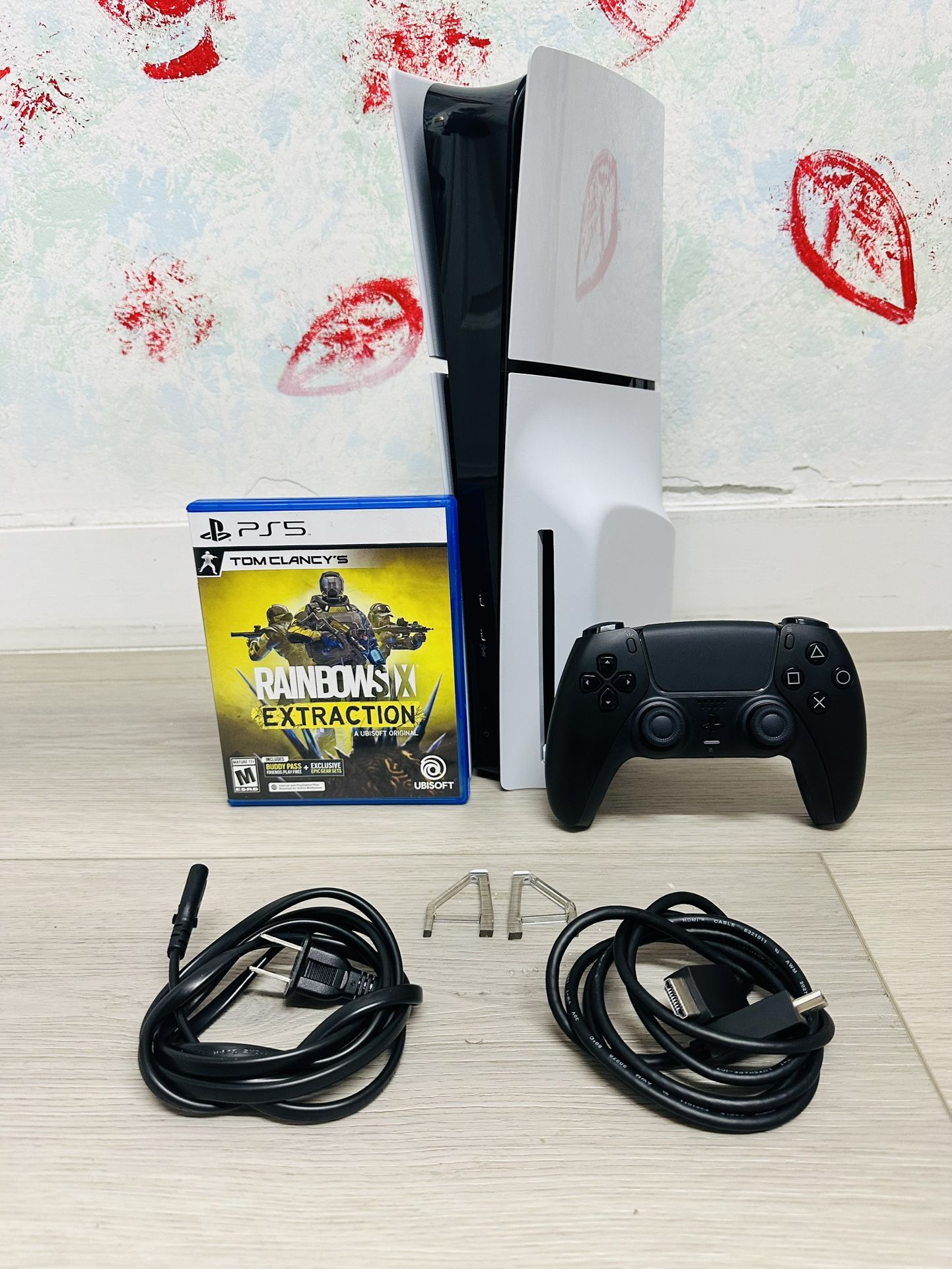 Sony Playstation 5 Slim - 1 TB Bonus 1 Game RainbowSix Extraction ( Used Very New )
