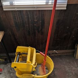 Mop + Buck (industrial)