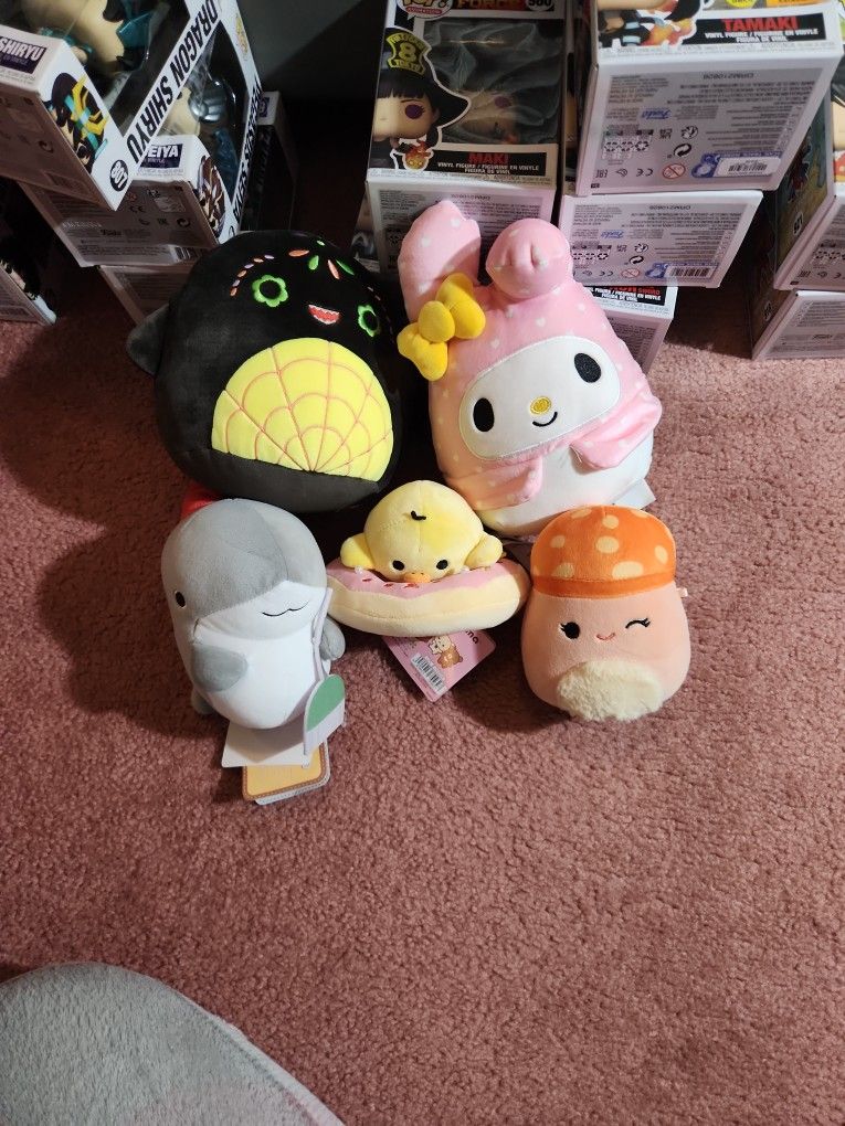 squishmallows and plushies