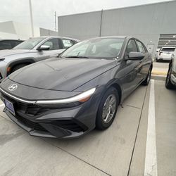 2026 Elantra SE Sedan 