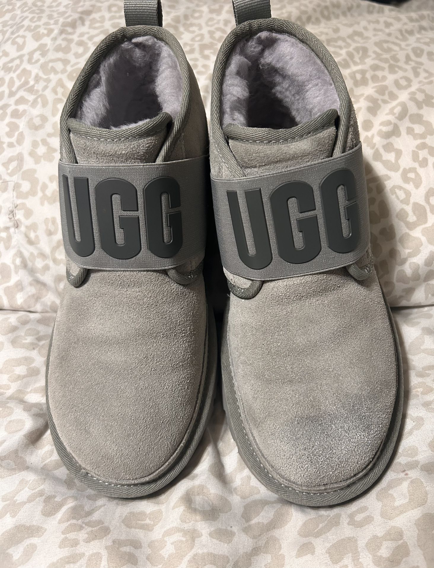 UGG