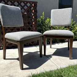 New Chairs! Pair Of 2. 