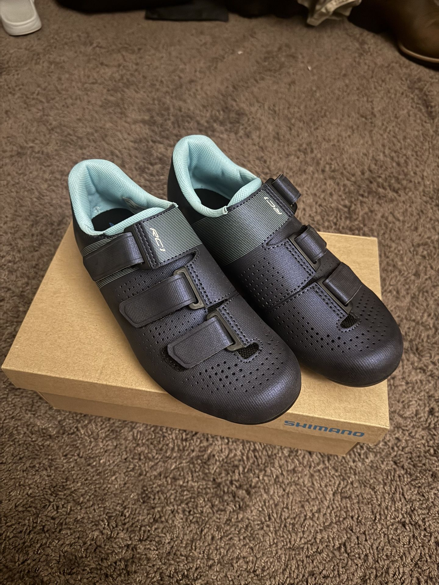 Shimano Woman’s Cycling Shoes 7.8 US