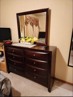 Cherry Wood Dresser 