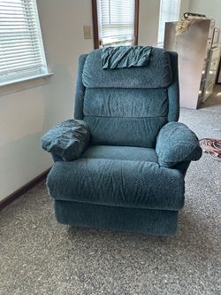 Vintage Green Recliner with Matching Armrest Covers