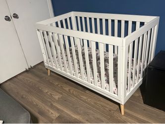 3-in-1 Convertible Crib