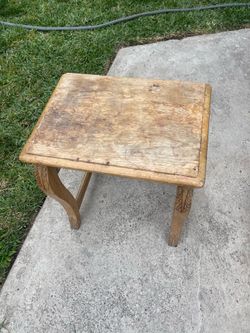 Wooden coffee/room table