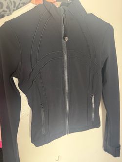 LULU Size 4 BLACK cropped define
