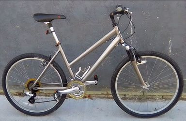 Specialized Expedition women's Hybrid Bike size "20