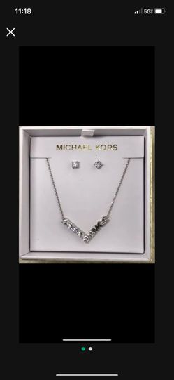 MICHAEL KORS Gift SET Silver Necklace & Earrings MK Logo & Crystals + MK BOX Serious inquiries only  Pick up location in the city of Pico Rivera 