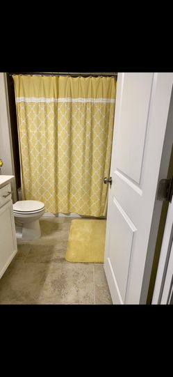 Beautiful Yellow Bath Set