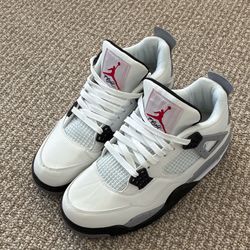 Jordan 4 white Cement size 8.5
