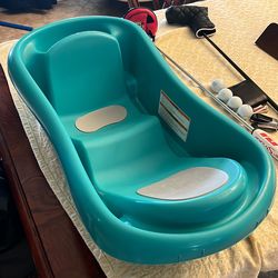 Baby bath tub