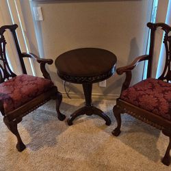 Antique chairs 🪑 