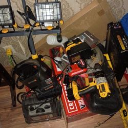 Lots Of Tools. Craftsman, DeWalt, Skilsaw. 190$ For everything 