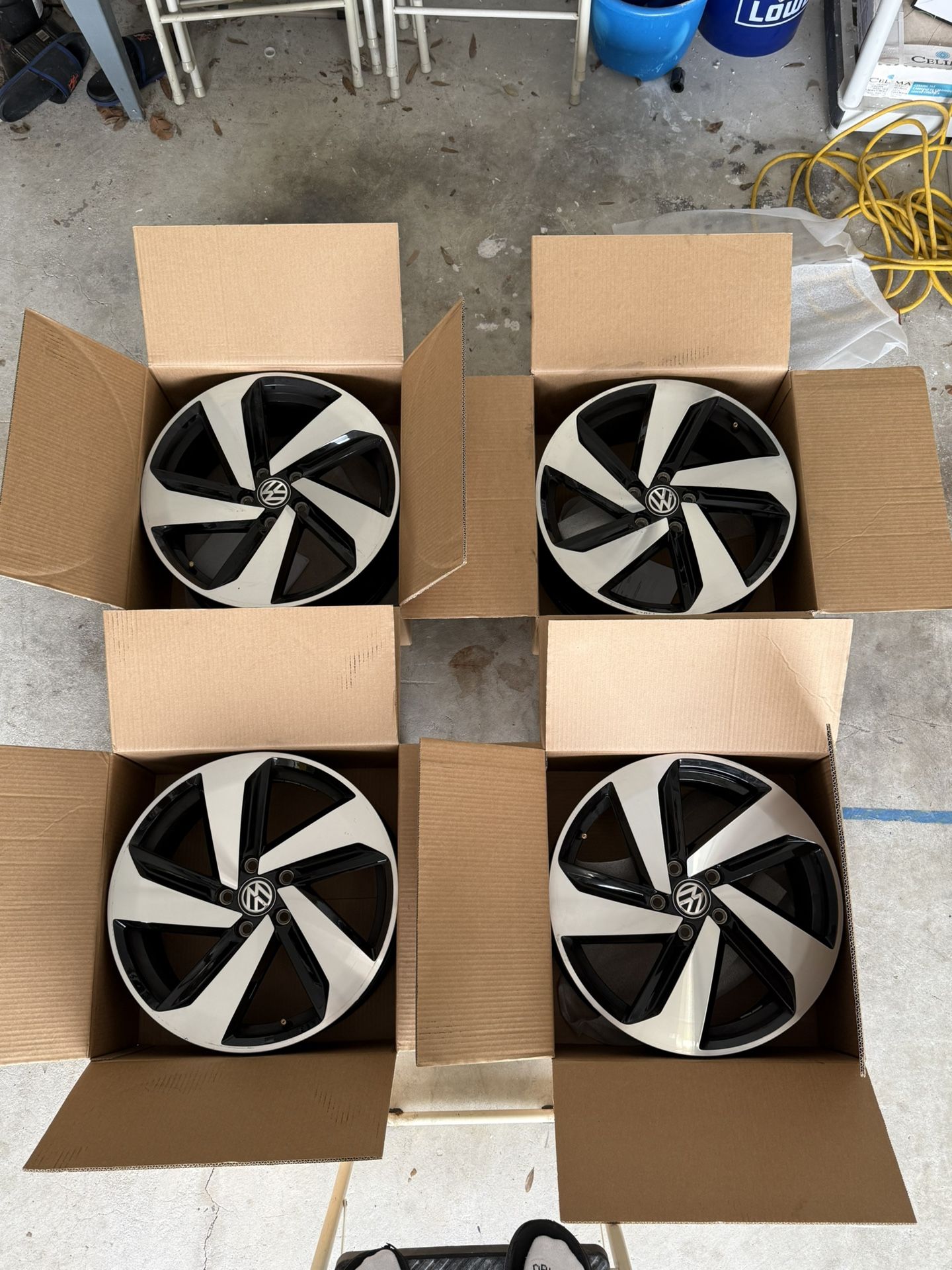 Full Set 2019 VW GTI RIMS & EXHAUST