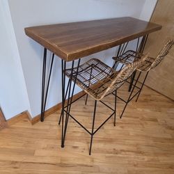 Bar Height Table & Chairs