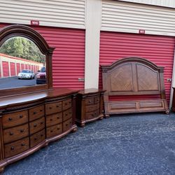 Solid Wood King  Bedroom Set Designer 