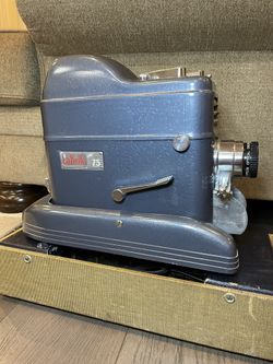 La Belle Industries Model 75 Automatic Slide Projector