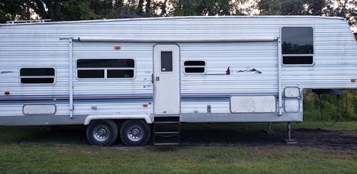 33ft Fifth Wheel Serra 2003