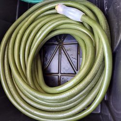 Flexon  Commercial Grade Hose 1184115 With Guard And Grip 5/8"X100