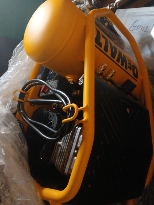 ELECTRIC Portable Compressor DEWALT
