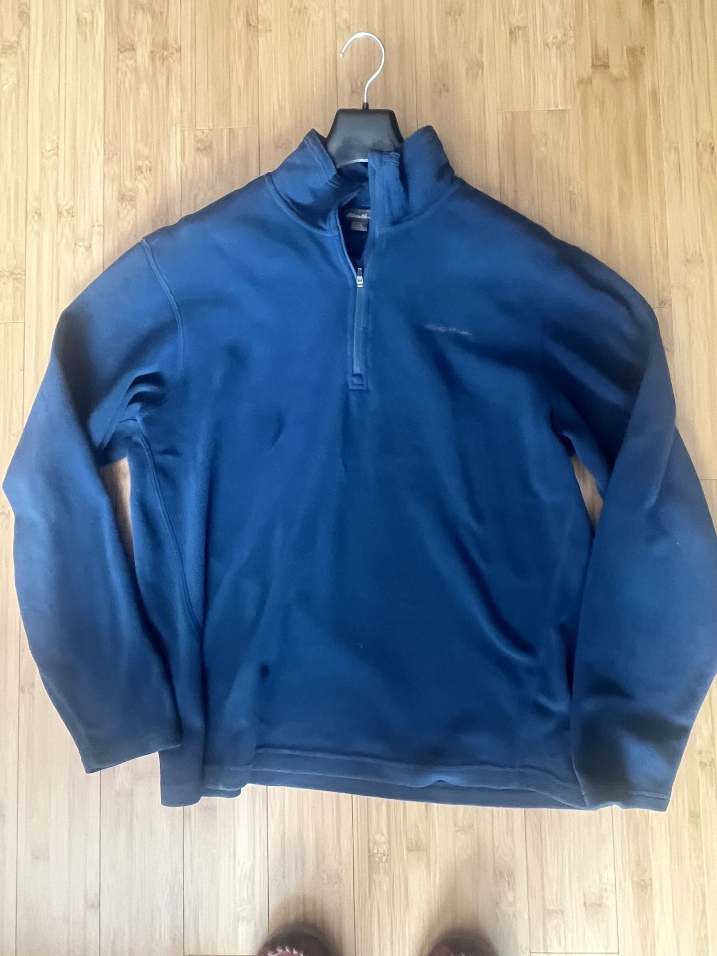 Edie Bauer men’s Teal fleece pullover Large. First pic captures the color best. Mint condition.