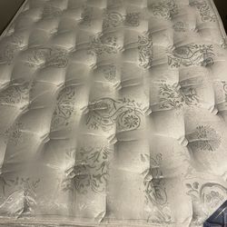FULL SIZE SUPER PREMIUM PILLOW TOP MATRESS
