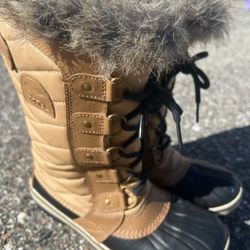 Sorel Tofino ll Faux Fur Lace-Up Waterproof Snow Boots in Curry & Fawn, Women's Size 6