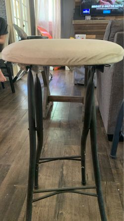 Foldable bar stool