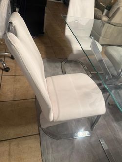 Dinning Room Table And Chairs