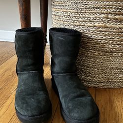 UGG CLASSIC Boots / Women’s 7