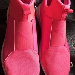 New Puma. Tennis Shoes Size 9