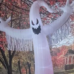 New In Box 12ft Ghost Inflatable Also Lights Up