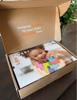 Lovevery The Problem Solver Play Kit