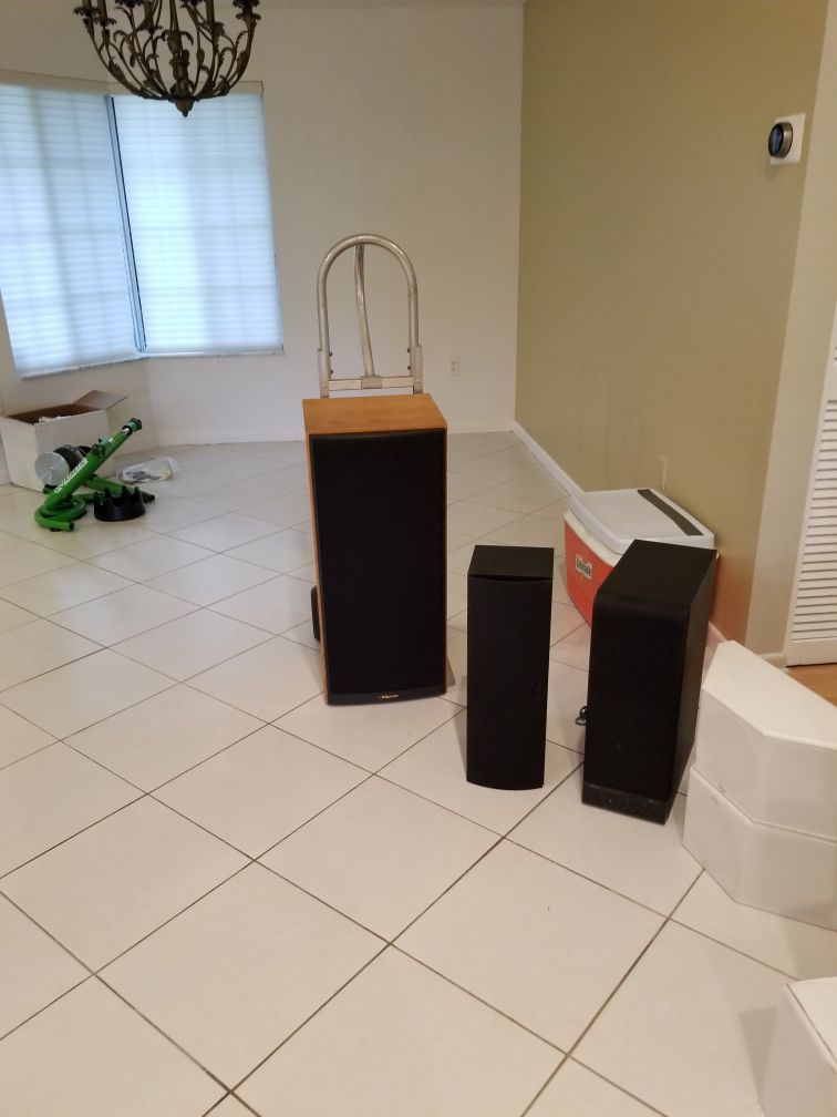 Klipsch speakers with center channel speaker
