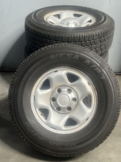 TOYOTA TACOMA WHEELS AND CAPS 2005 to 2015