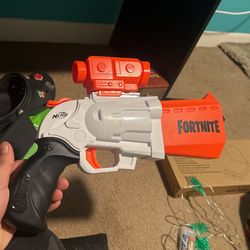NERF Fortnite SR Blaster - 4-Dart Hammer Action - Includes Removable Scope and 8 Official Elite Darts