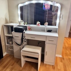 Dresser with stool and lights  