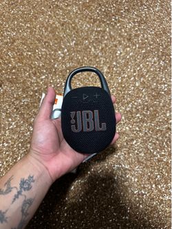 JBL Clip 5 Portable Bluetooth Speaker Black